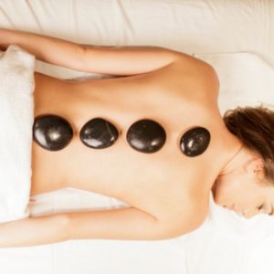 Masaje Relajante Piedras Calientes Espalda